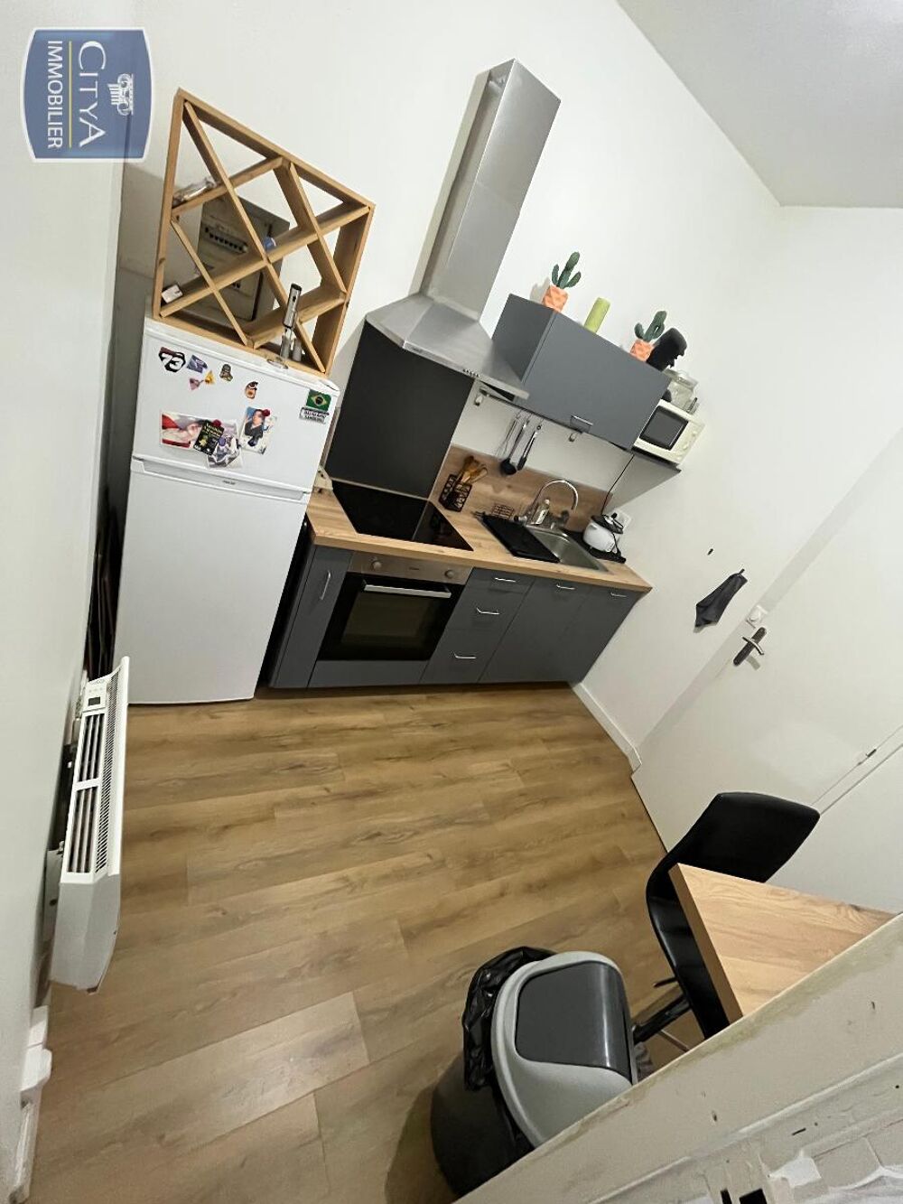 À LOUER : Appartement T1 à Amiens, situé dans un quartie....