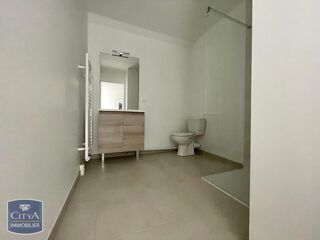  Appartement à louer 2 pièces 55 m²