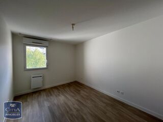  Appartement à louer 4 pièces 80 m²
