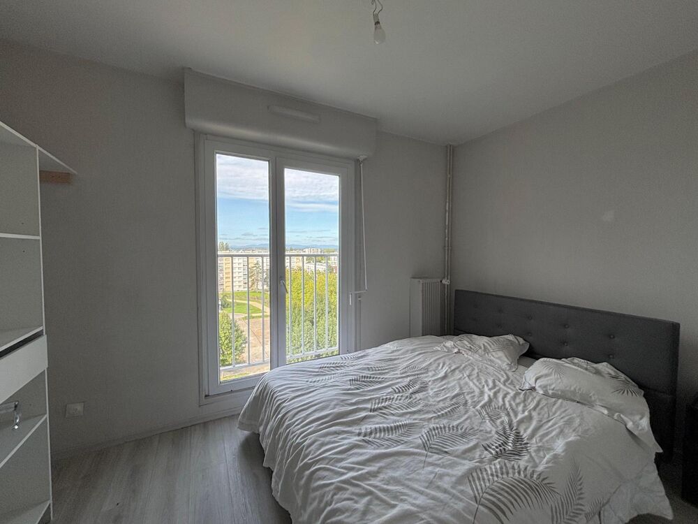 A LOUER, très beau F3 au 8 ème étage avec vue dégagée. P....
