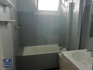  Appartement à louer 4 pièces 64 m²