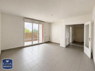  Appartement à louer 3 pièces 81 m²