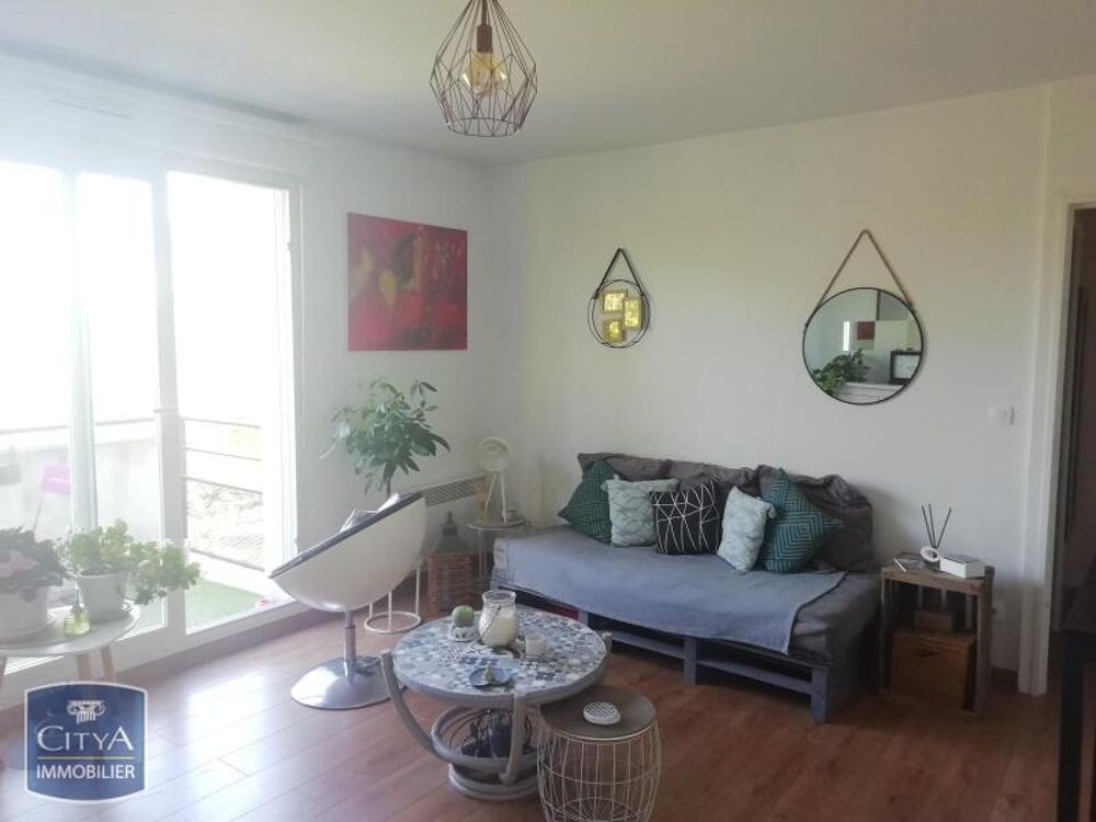 À LOUER : Appartement T2 situé à Chinon, dans le départe....
