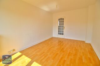  Appartement à louer 3 pièces 65 m²