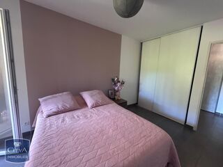  Appartement à louer 3 pièces 70 m²