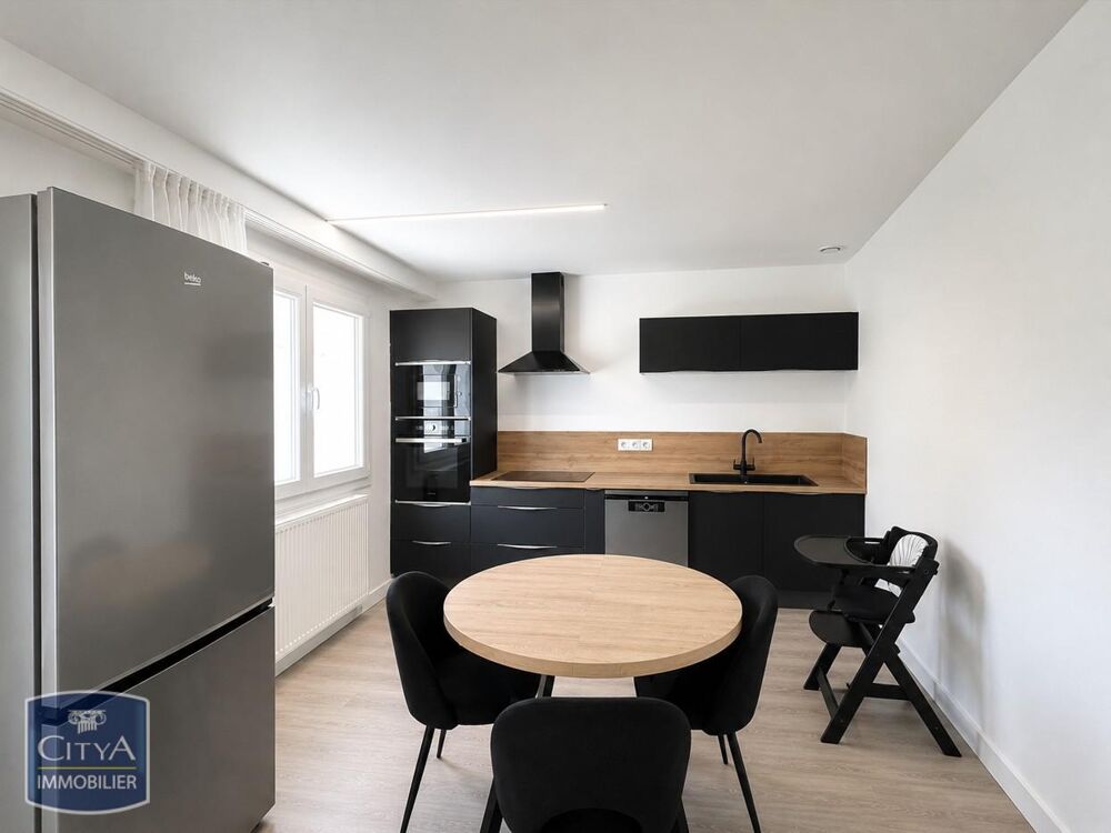 À LOUER : Maison rénovée T4 située à Firminy Retrouvez t....