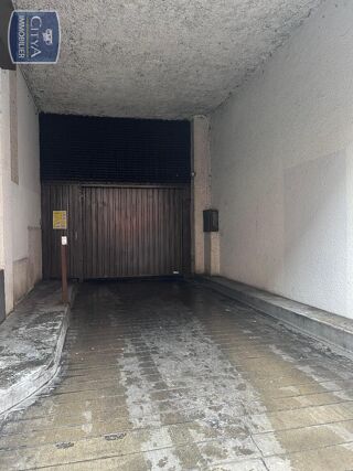  Parking / Garage � louer 