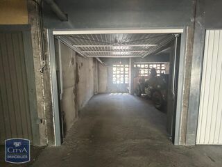  Parking / Garage à louer 