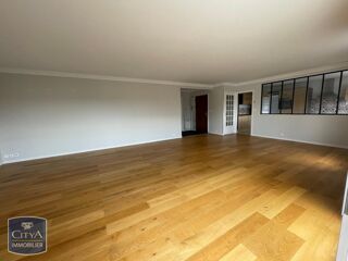  Appartement à louer 4 pièces 130 m²