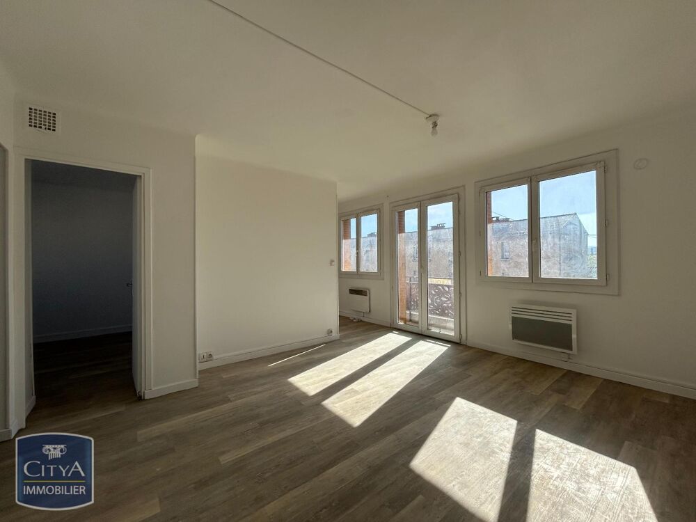 À LOUER : Appartement T2 Bis situé à Carpentras, offrant....