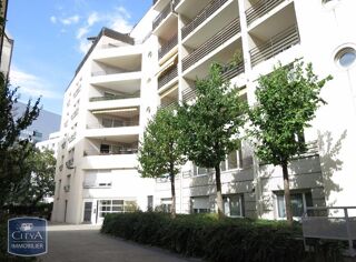  Parking / Garage à louer 10 m²