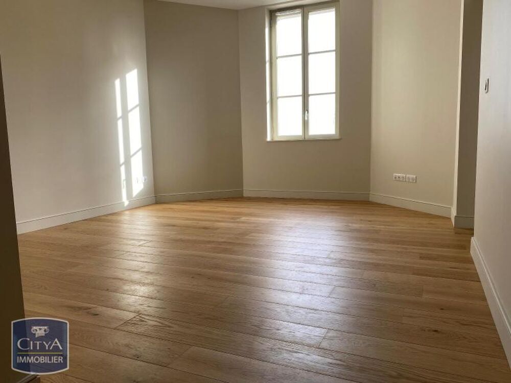 À LOUER : Découvrez cet élégant appartement T4 en duplex....