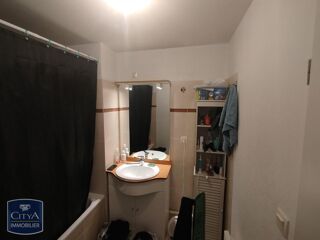  Appartement à louer 4 pièces 74 m²