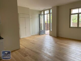 Appartement à louer 3 pièces 75 m²