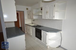  Appartement à louer 4 pièces 80 m²