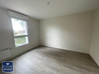 location Maison - 5 pièce(s) - 122 m² Changé (72560)