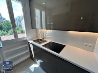  Appartement à louer 3 pièces 56 m²