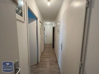  Appartement à louer 4 pièces 80 m²