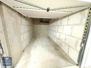  Parking / Garage à louer 