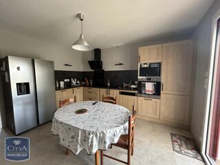  Maison à louer 6 pièces 163 m²