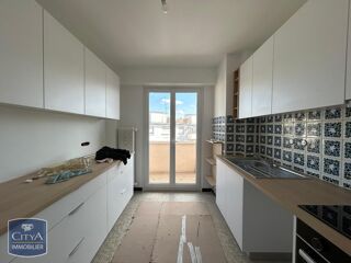  Appartement à louer 4 pièces 136 m²