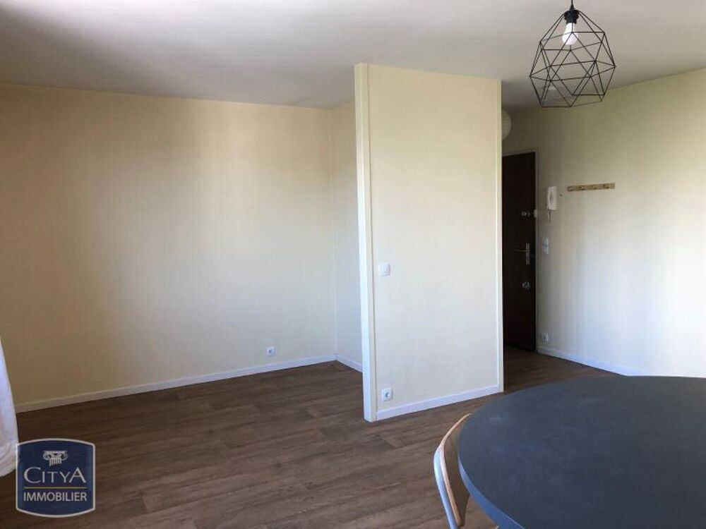 Lille Vauban Catho, venez découvrir cet appartement T1 d....