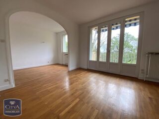  Appartement à louer 4 pièces 74 m²