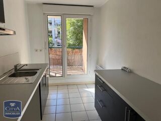  Appartement � louer 4 pi�ces 77 m�