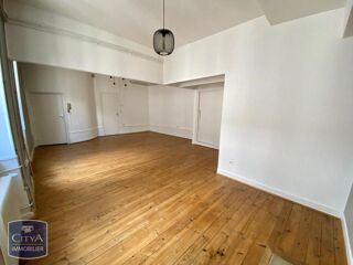  Appartement à louer 4 pièces 97 m²