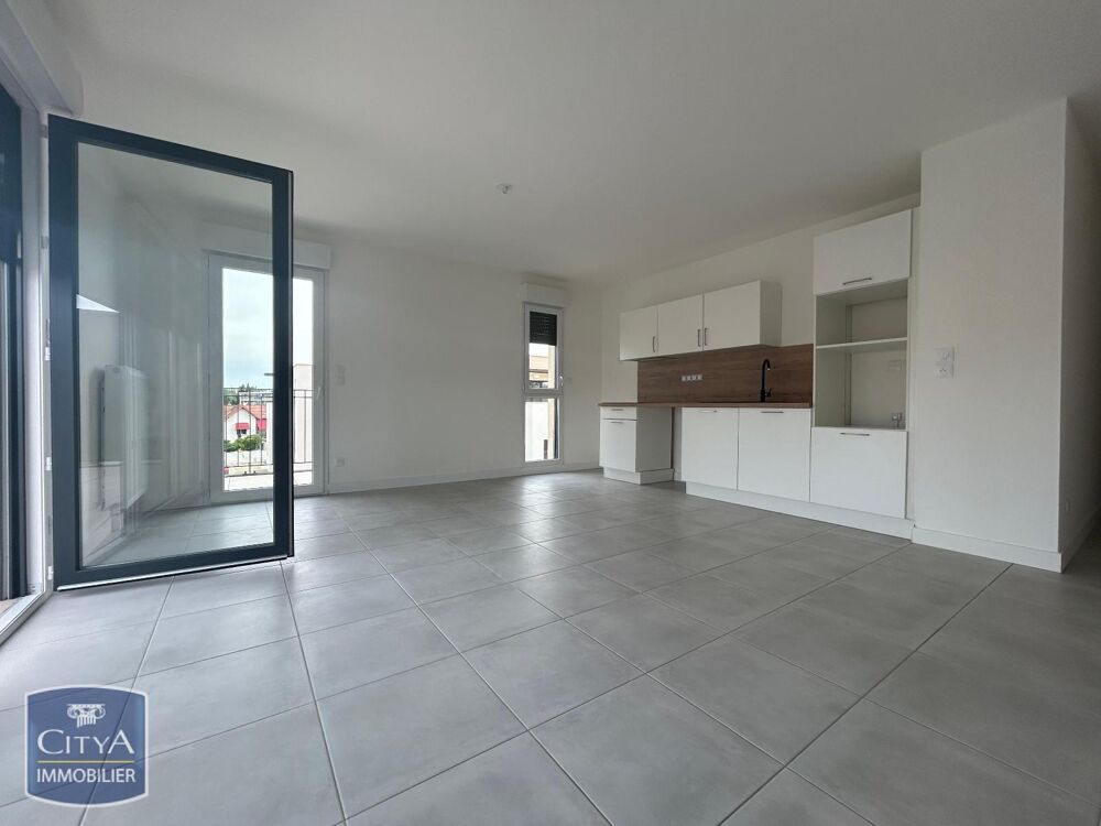 À LOUER : Découvrez ce magnifique appartement T4 avec de....