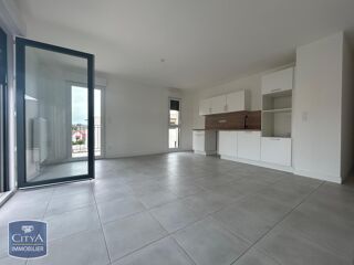  Appartement à louer 4 pièces 85 m²