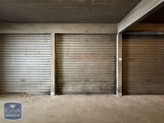  Parking / Garage à louer 