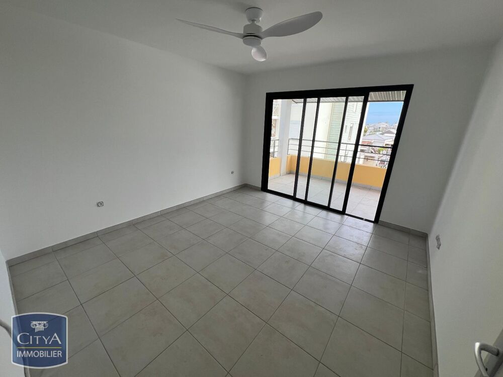 location Appartement - 3 pièce(s) - 64 m² Saint-Pierre (97410)