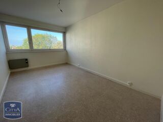  Appartement à louer 4 pièces 87 m²