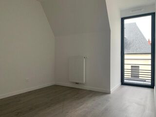  Appartement à louer 4 pièces 83 m²