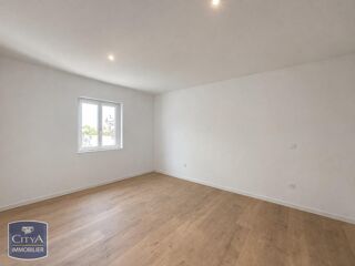  Appartement à louer 3 pièces 65 m²