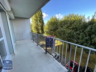  Appartement à louer 4 pièces 80 m²