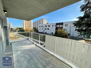  Appartement à louer 4 pièces 75 m²