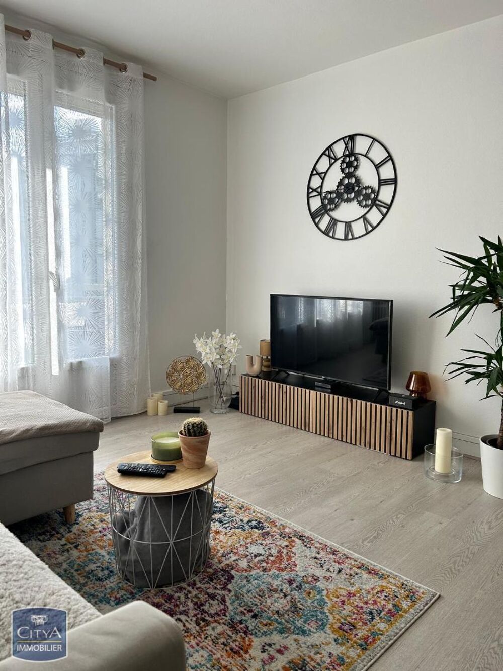À LOUER : Appartement T3 situé à Saint-Étienne. Ce bien ....