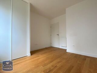  Appartement à louer 3 pièces 75 m²