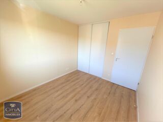  Appartement à louer 4 pièces 74 m²