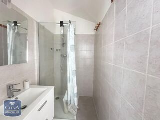  Appartement à louer 2 pièces 33 m²