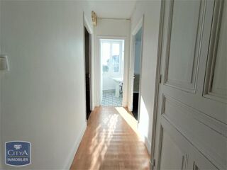  Appartement à louer 3 pièces 97 m²