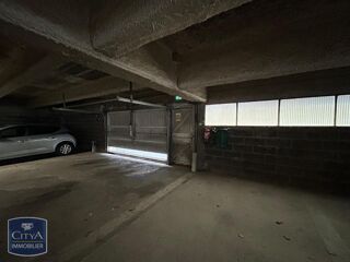  Parking / Garage à louer 