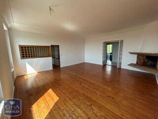  Appartement à louer 4 pièces 150 m²