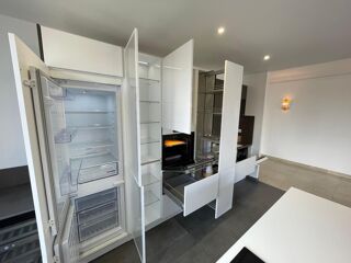  Appartement à louer 3 pièces 109 m²