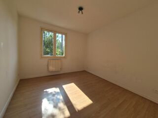  Appartement à louer 4 pièces 85 m²
