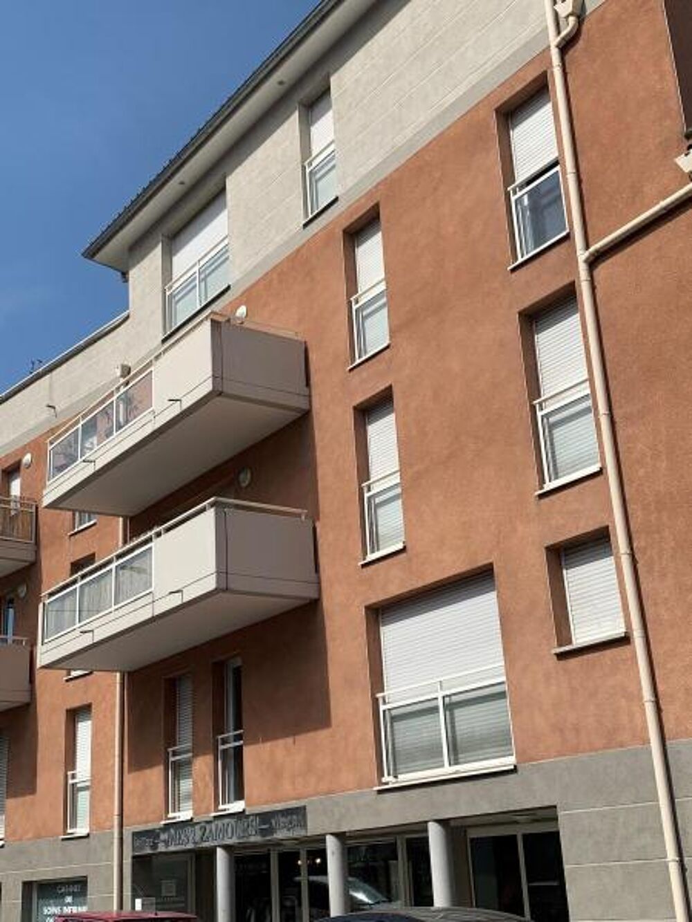   Location / Local Commercial - 69 m² 