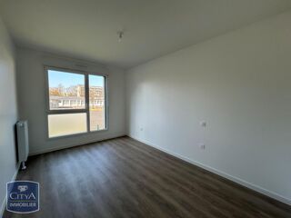  Appartement à louer 4 pièces 93 m²