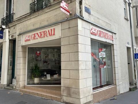 TOURS GRAMMONT - Local commercial avec vitrine d'angl... 1750 37000 Tours